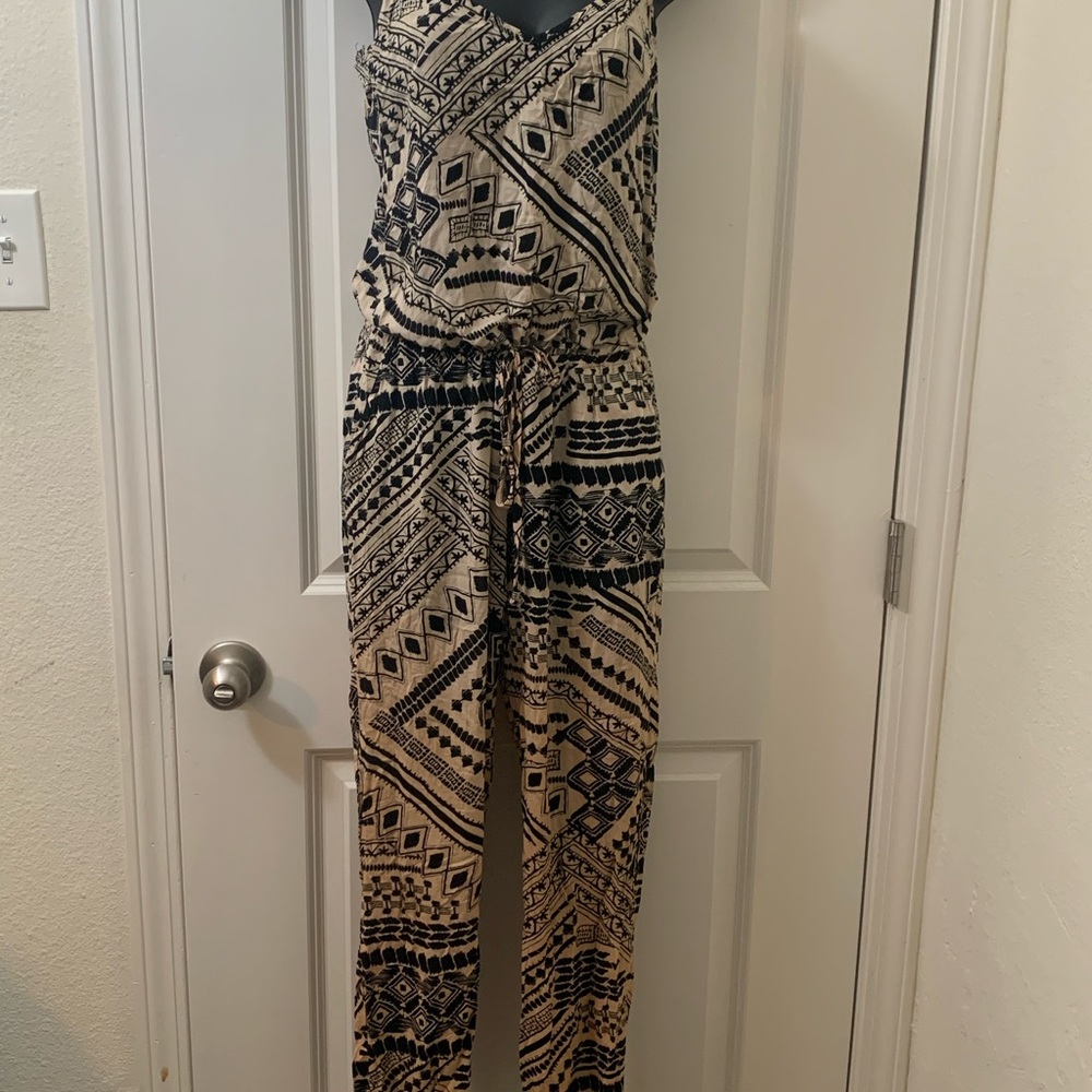 Jumpsuit - Picture 3 of 7